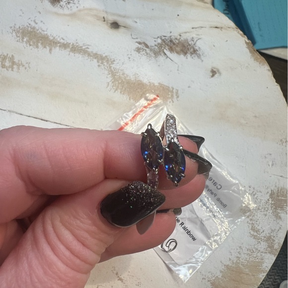 NWT- Size 6- “bold spirit” - Picture 5 of 5